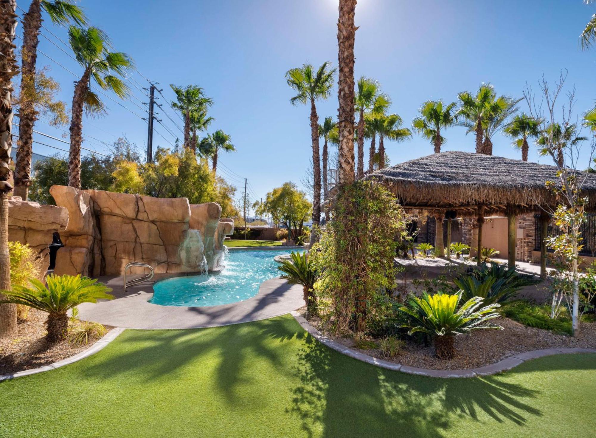 Hilton Garden Strip South Hotel 3*