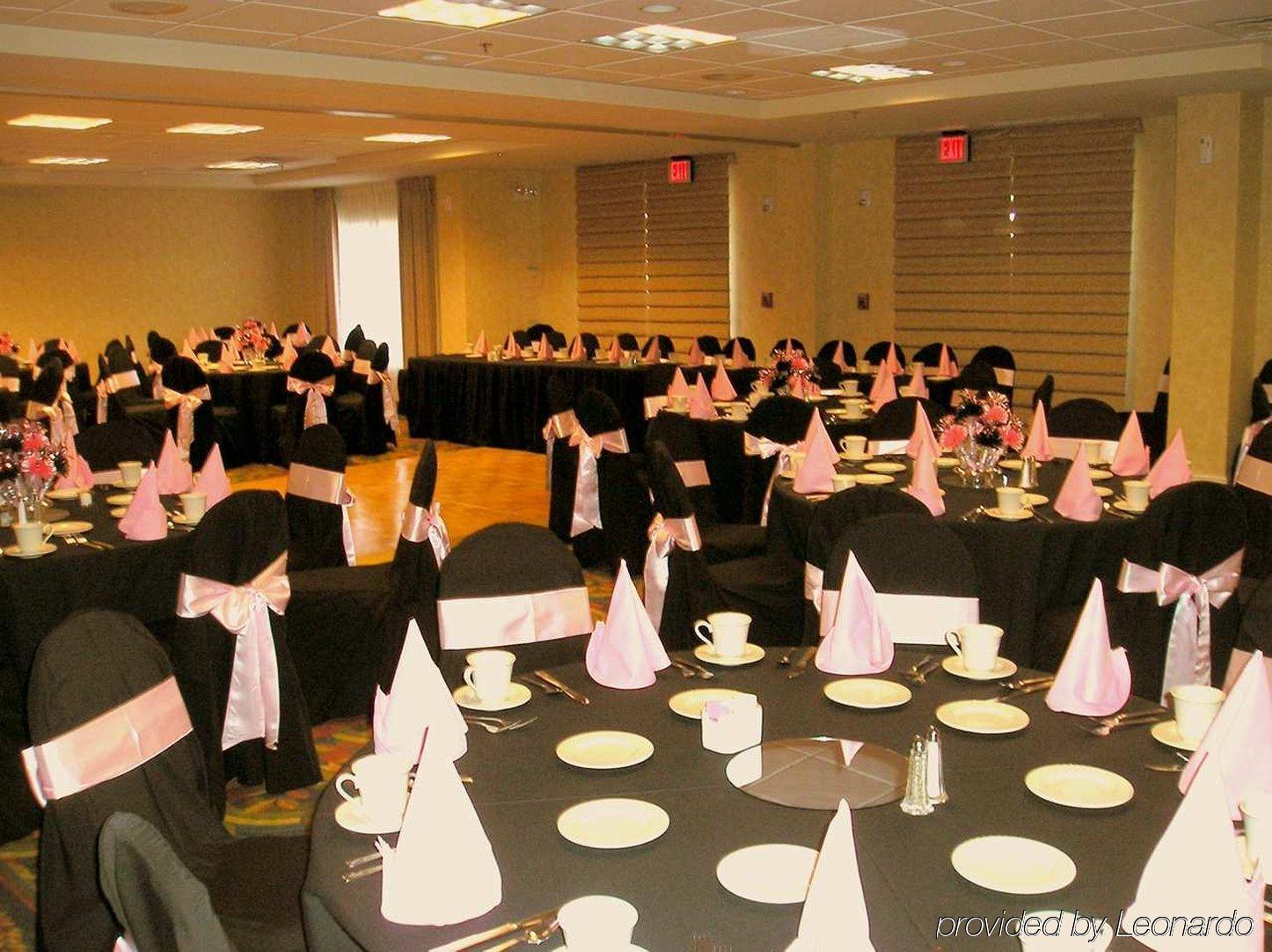 Hilton Garden Strip South 3*