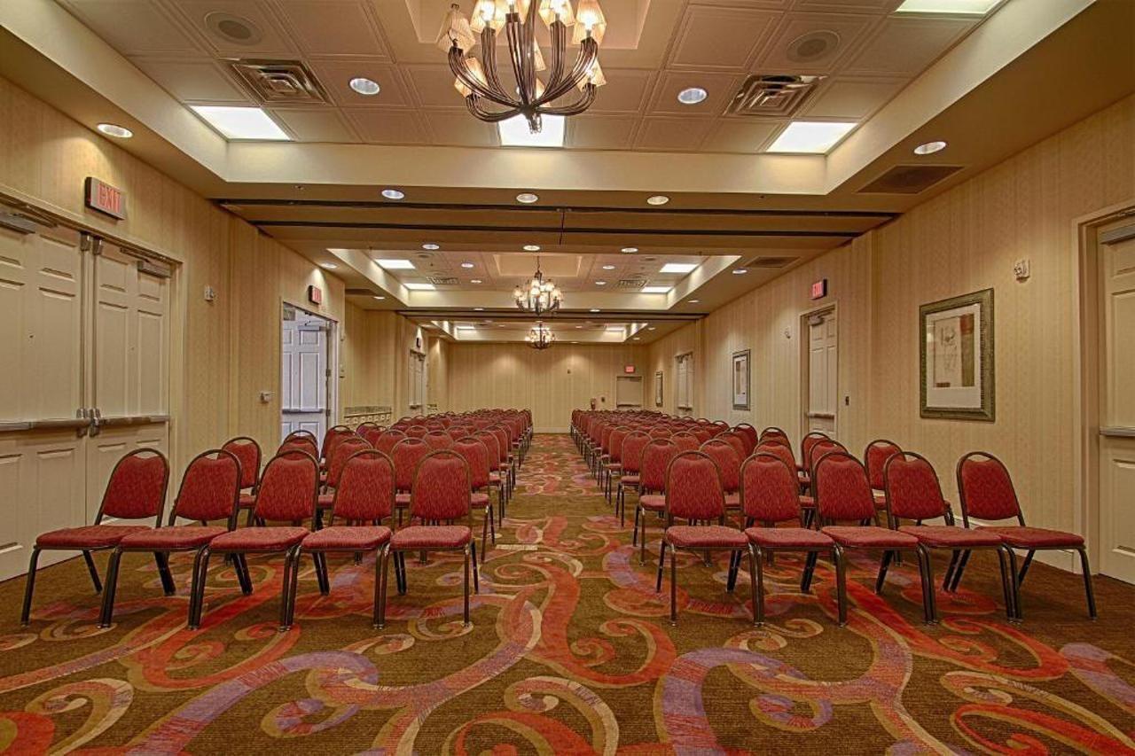 Hilton Garden Strip South 3*