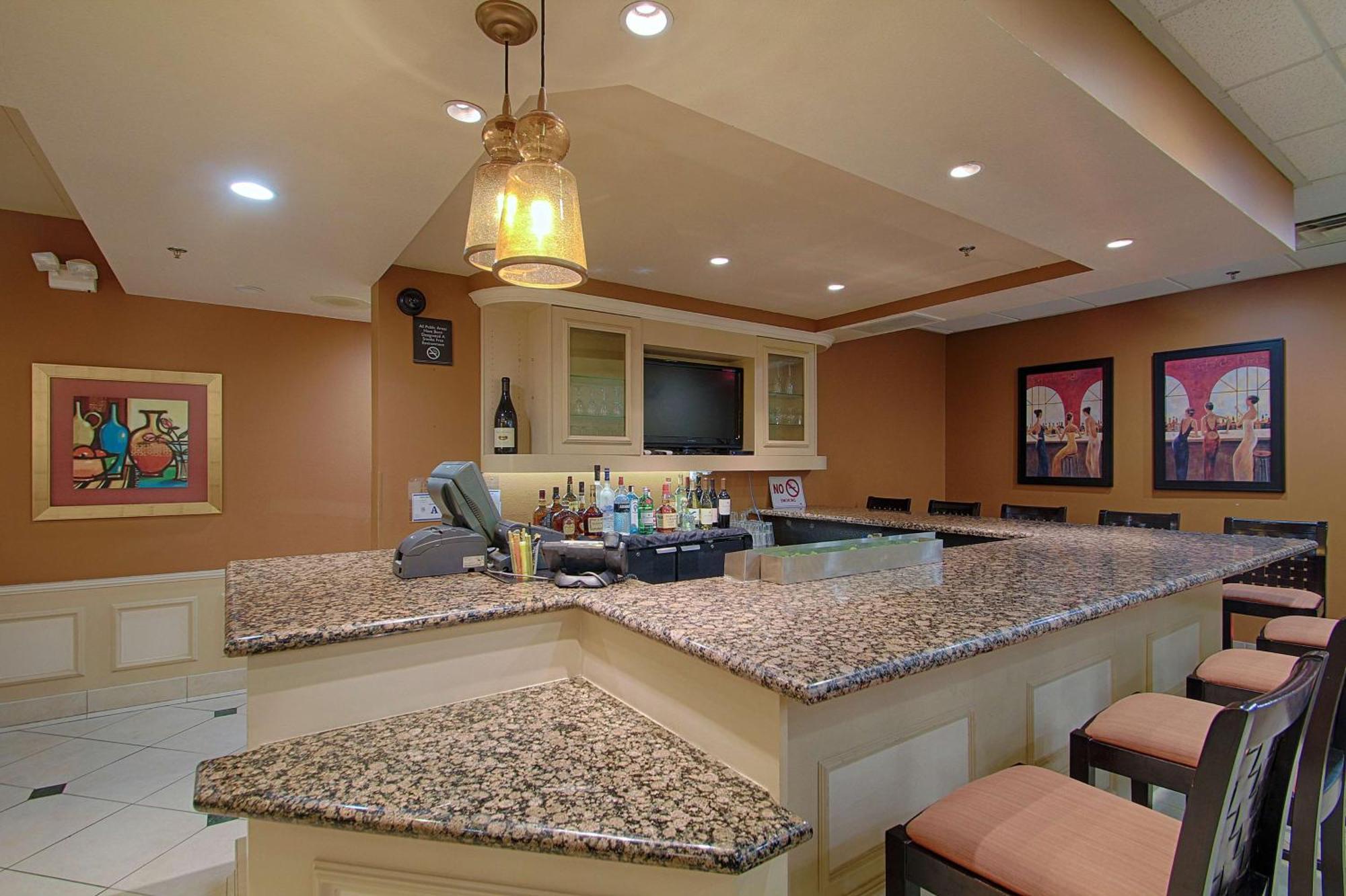 Hilton Garden Strip South 3*